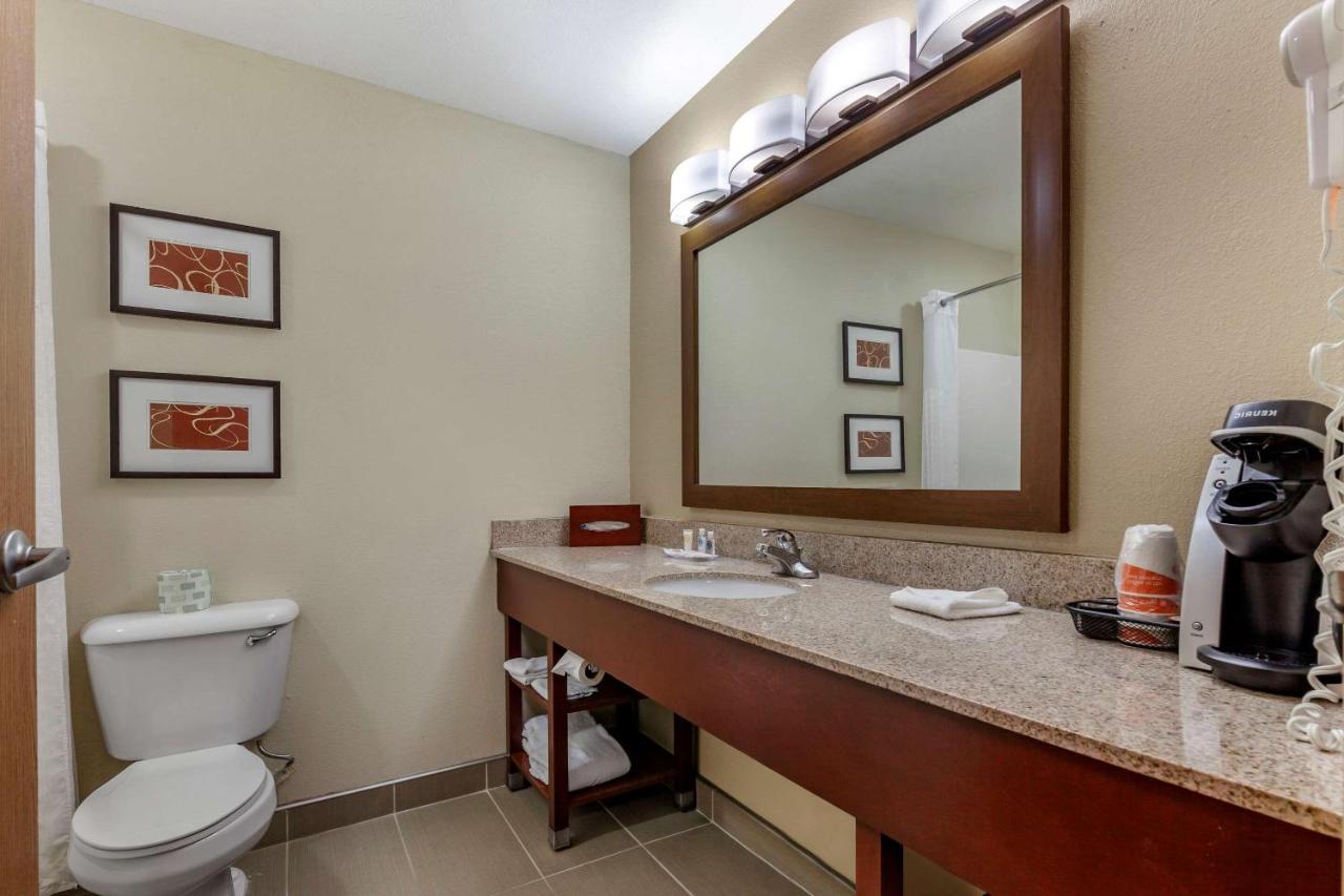 Comfort Suites Delavan - Lake Geneva Area Eksteriør bilde