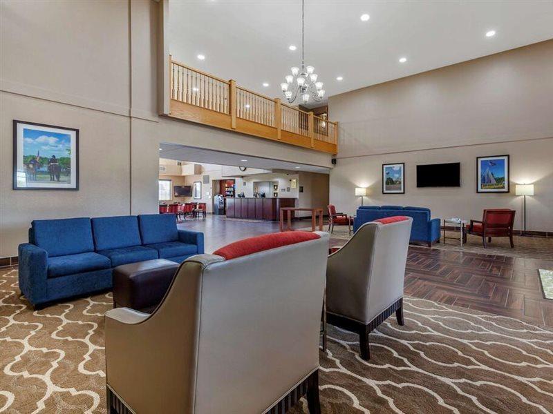 Comfort Suites Delavan - Lake Geneva Area Eksteriør bilde