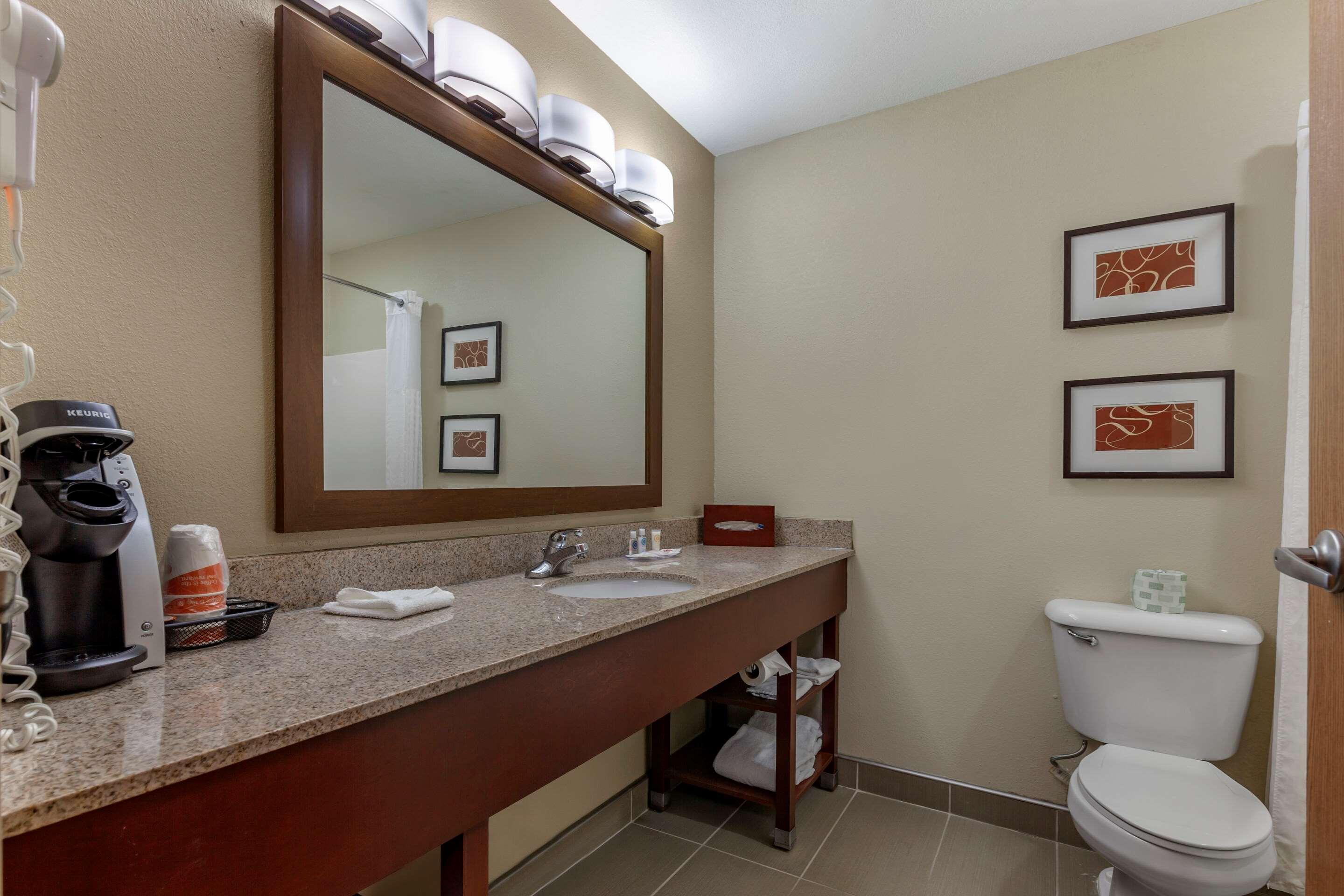Comfort Suites Delavan - Lake Geneva Area Eksteriør bilde