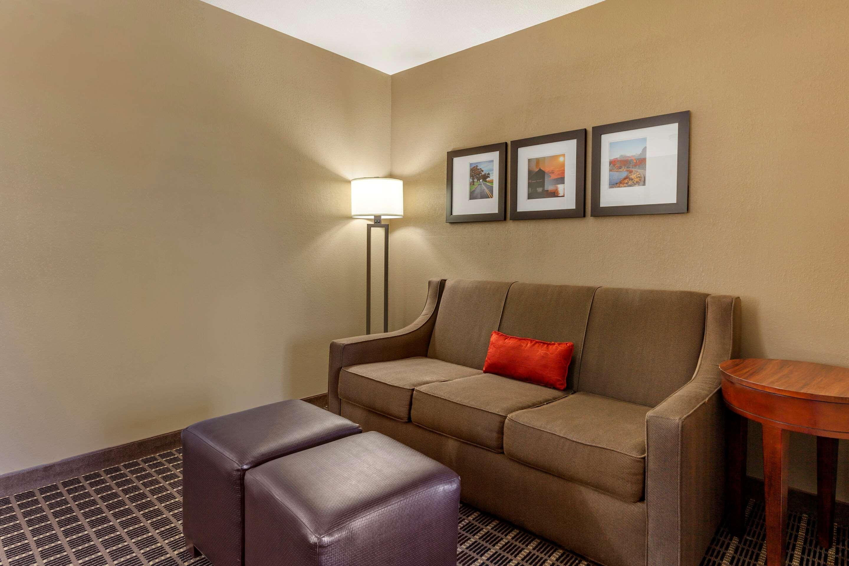 Comfort Suites Delavan - Lake Geneva Area Eksteriør bilde