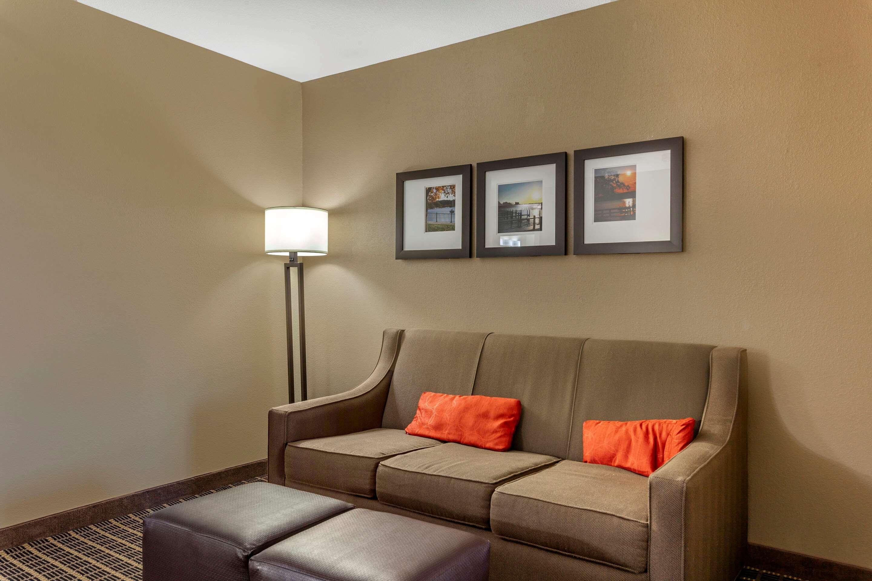 Comfort Suites Delavan - Lake Geneva Area Eksteriør bilde