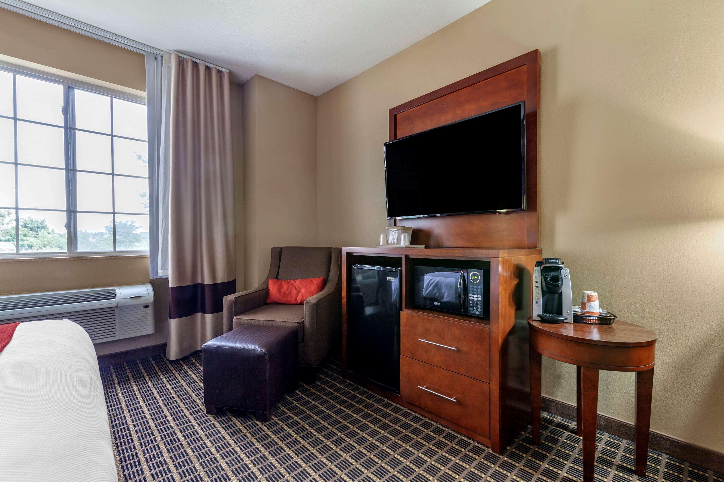 Comfort Suites Delavan - Lake Geneva Area Eksteriør bilde