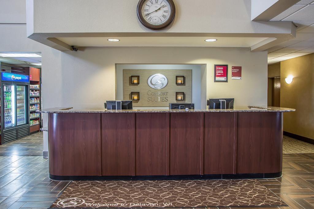 Comfort Suites Delavan - Lake Geneva Area Eksteriør bilde