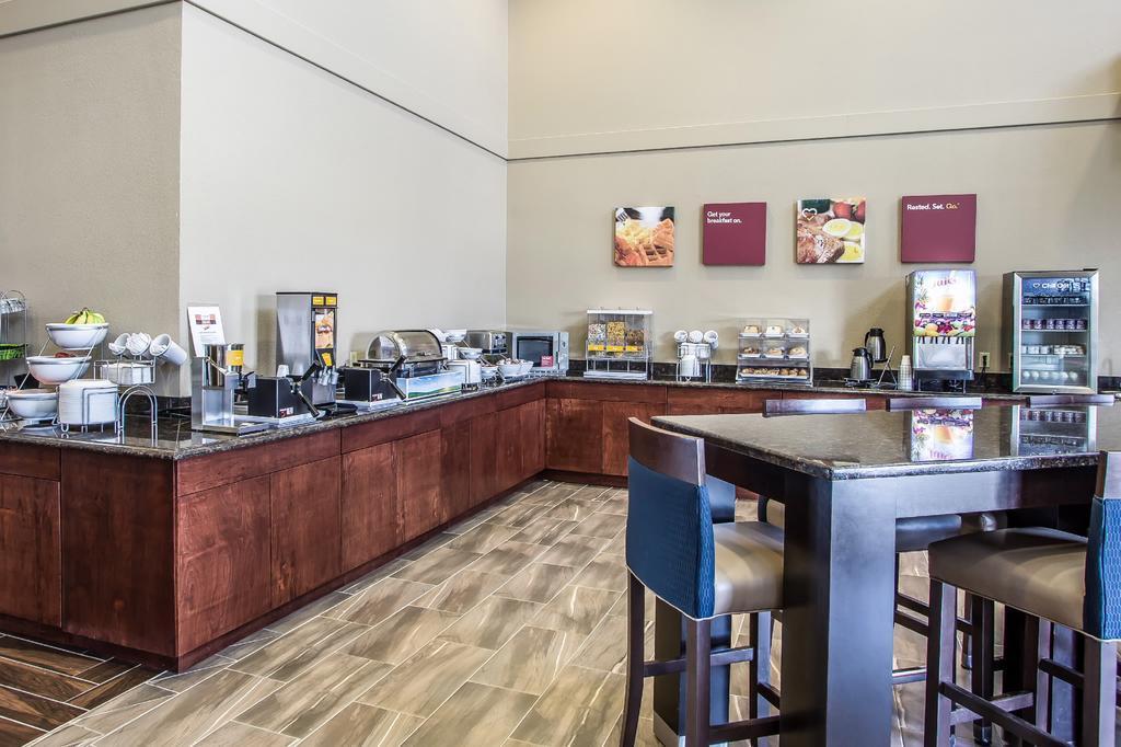 Comfort Suites Delavan - Lake Geneva Area Eksteriør bilde