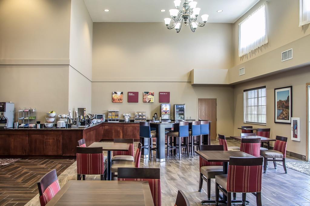 Comfort Suites Delavan - Lake Geneva Area Eksteriør bilde
