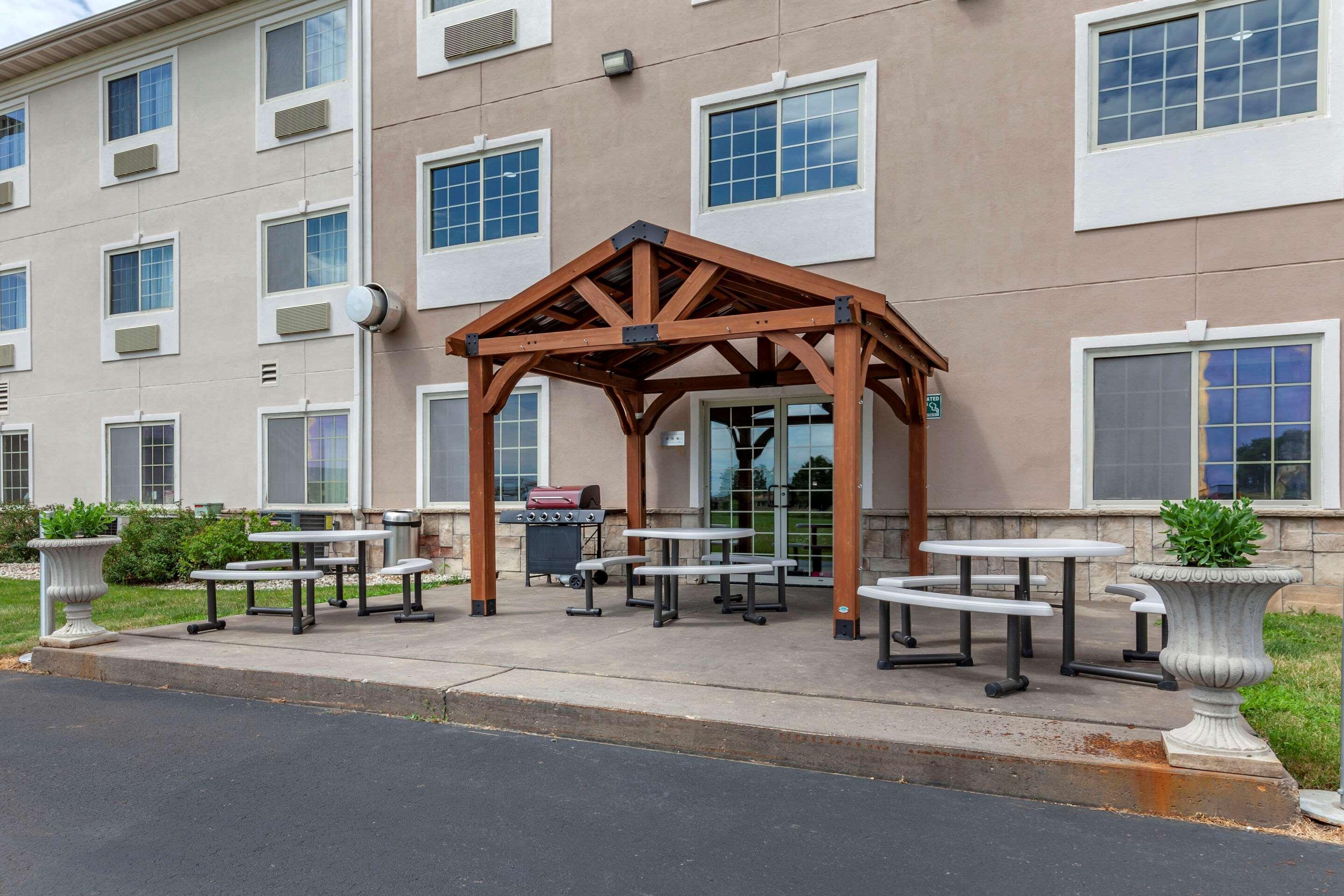 Comfort Suites Delavan - Lake Geneva Area Eksteriør bilde