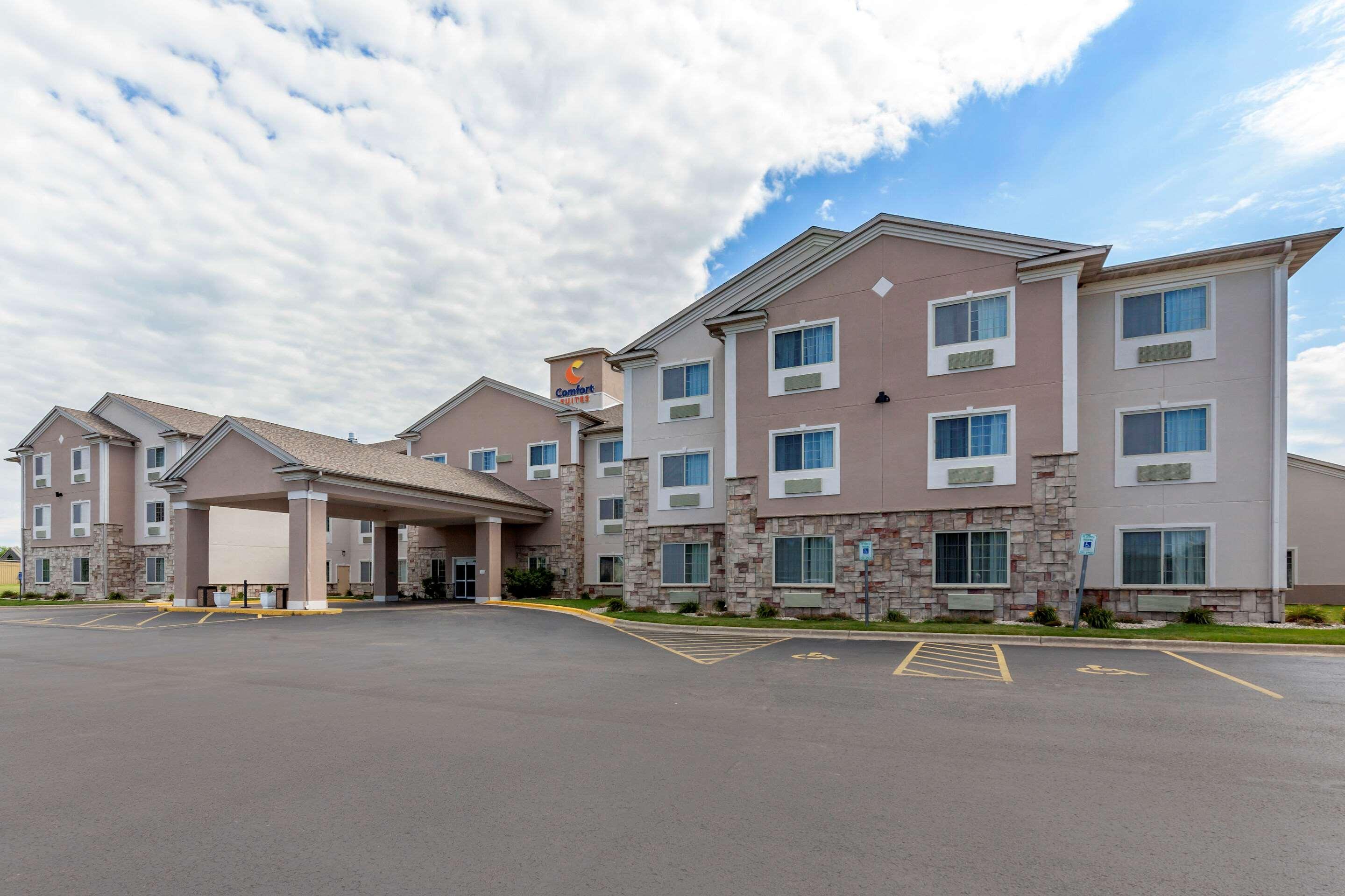 Comfort Suites Delavan - Lake Geneva Area Eksteriør bilde