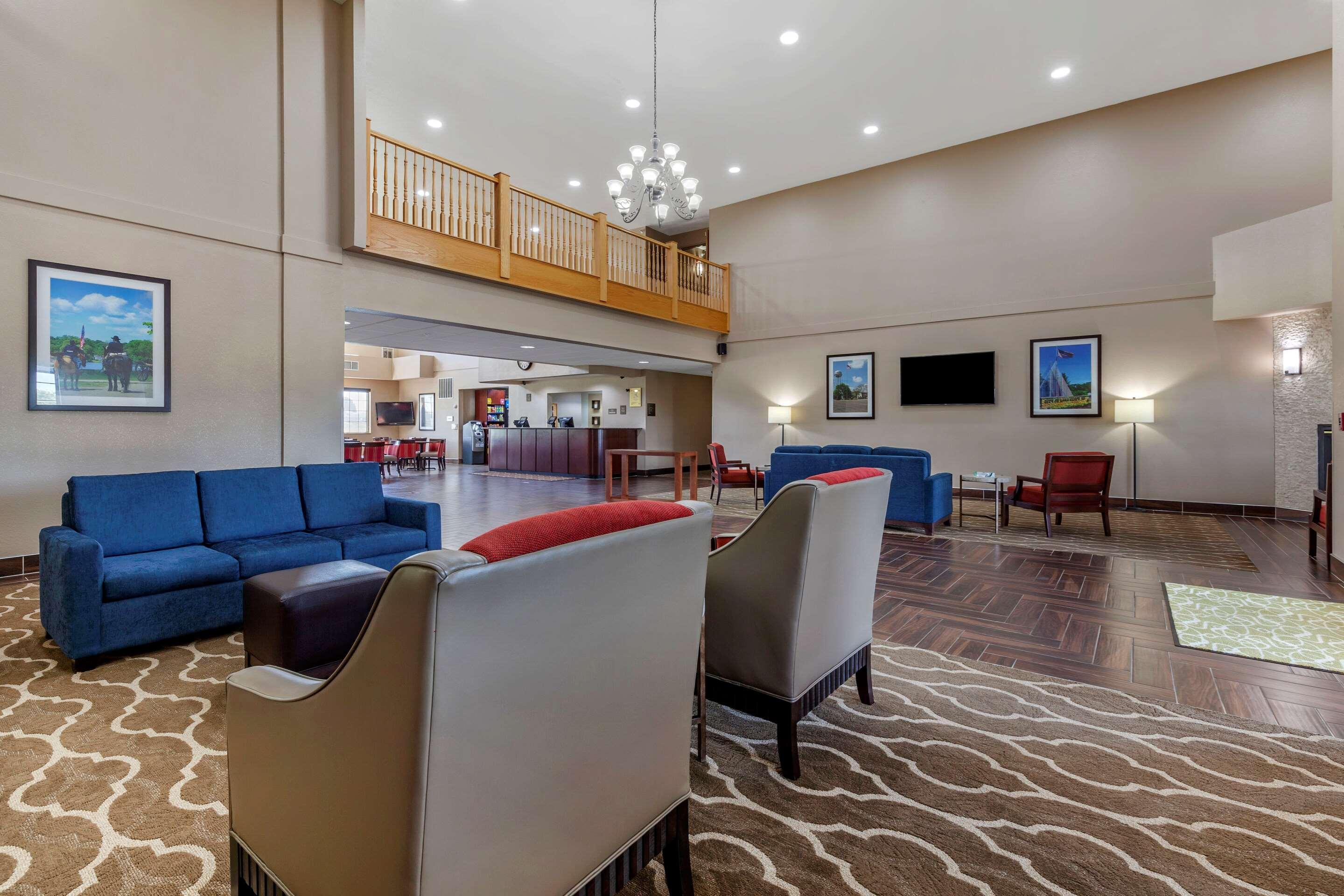 Comfort Suites Delavan - Lake Geneva Area Eksteriør bilde